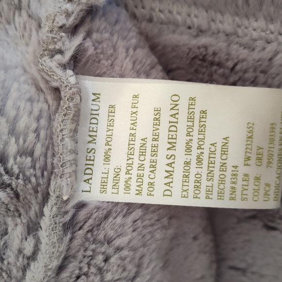 Ladies coat 🧥 - Picture 9 of 9